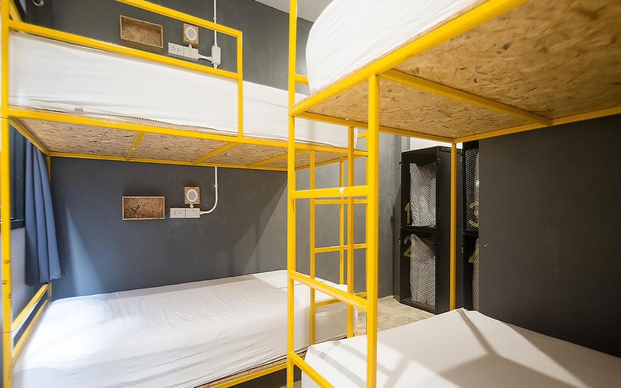 BED Hostel Phuket Buitenkant foto